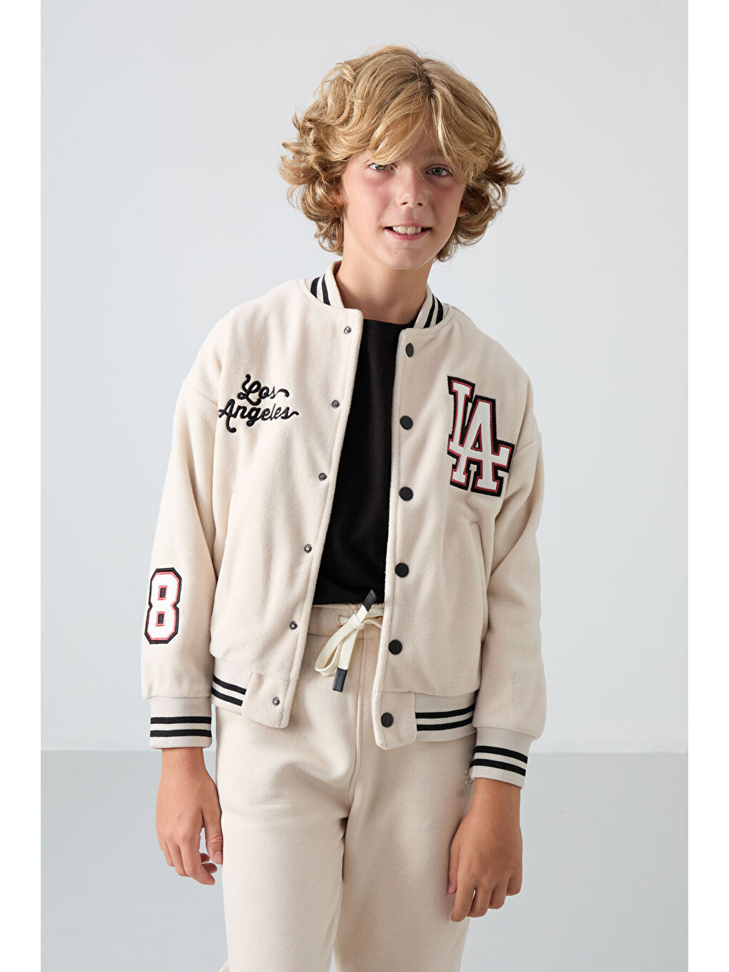 Bej Kalın Yumuşak Dokulu Standart Fit Nakışlı Polar Erkek Çocuk Kolej Ceket - 11227-4