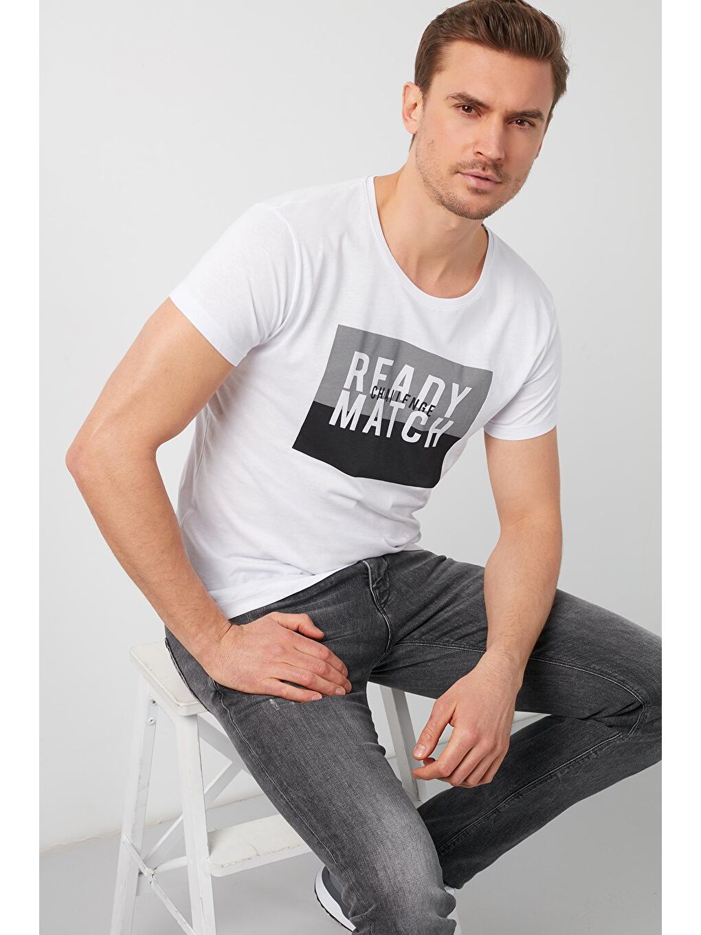 Beyaz Baskılı Bisiklet Yaka %100 Pamuk Tişört 541READY