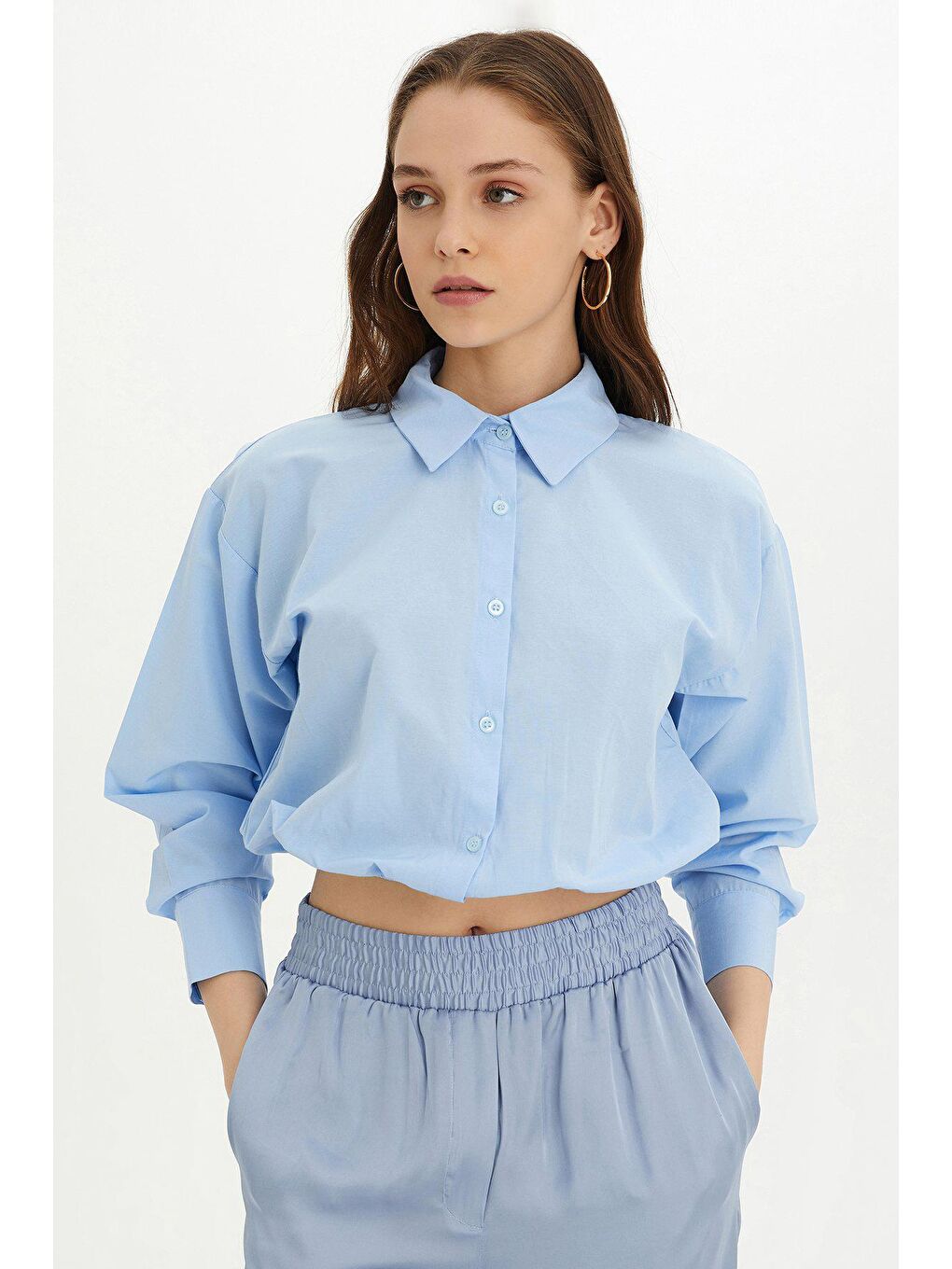 Açık Mavi Bağcık Detaylı Lastikli Kısa Gömlek-1