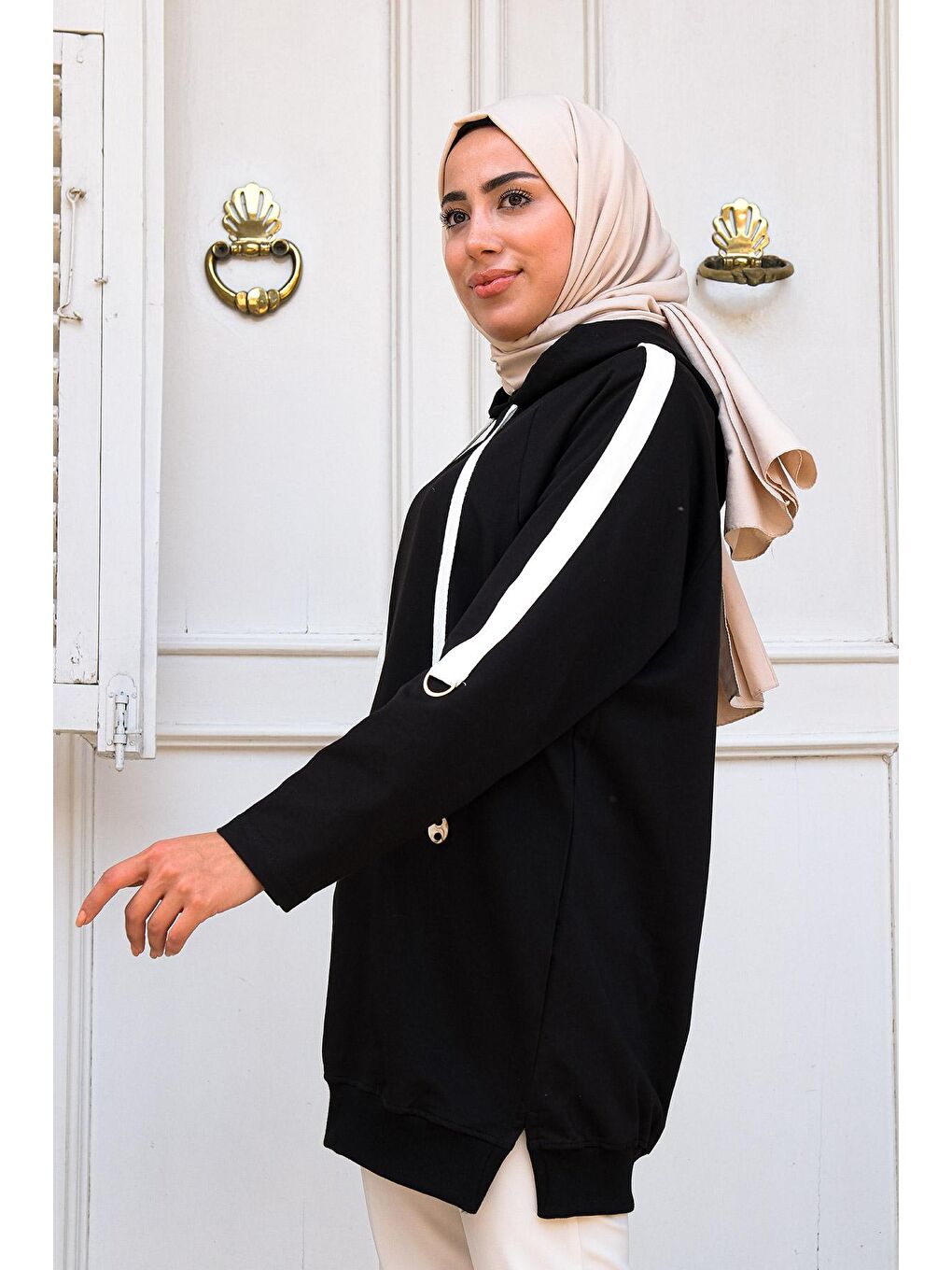 Kapüşonlu Kolları Şeritli Sweat Siyah-3