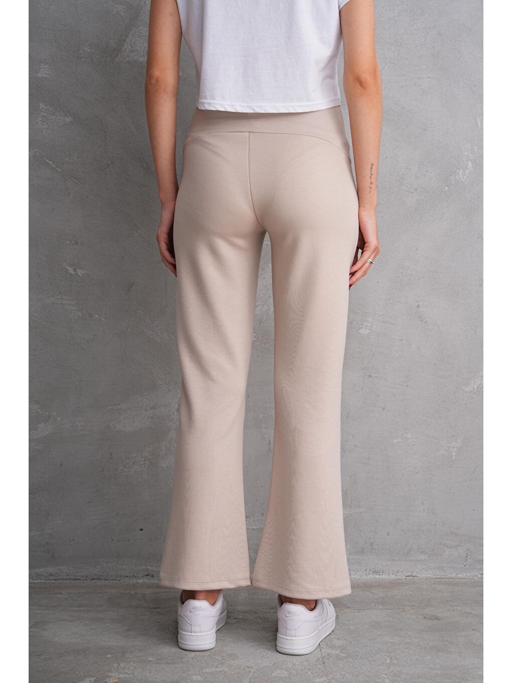 Bej Hamile ve Lohusa İspanyol Paça Bel Ayarlanabilir Modal Kumaş Eşofman Altı-4