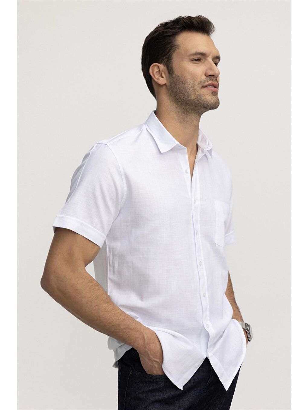 Beyaz Klasik Fit Kısa Kol Ketenli Pamuk Cepli Erkek Gömlek