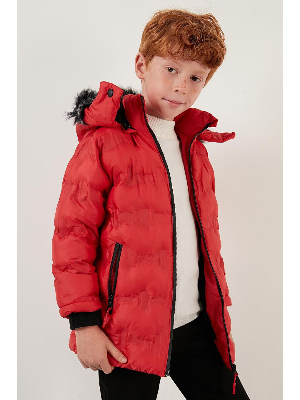 Kırmızı Yakası Suni Kürklü Çıkarılabilir Kapüşonlu Peluş Astarlı Mont 5760055