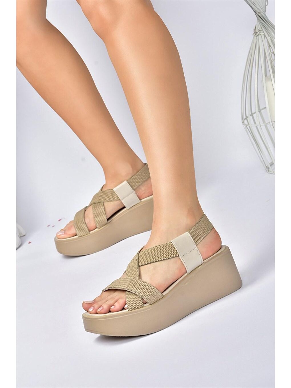 Bej Ten Kumaş Bantlı Kalın Tabanlı Sandalet M996180204-3