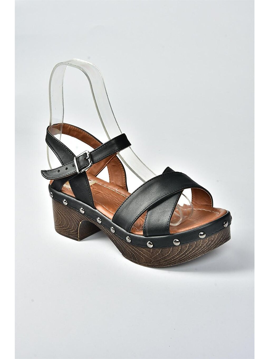 Siyah Kalın Tabanlı Kadın Sandalet M996302009-4