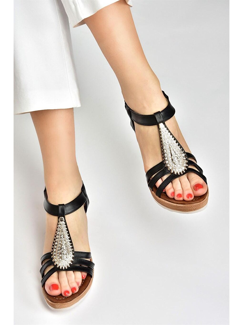 Siyah Taşlı Dolgu Topuklu Günlük Kadın Sandalet M258316109-4