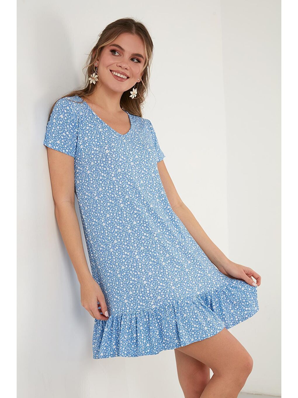 Mavi Çiçekli Yuvarlak Yaka Fırfır Detaylı Mini Elbise 5863677-2