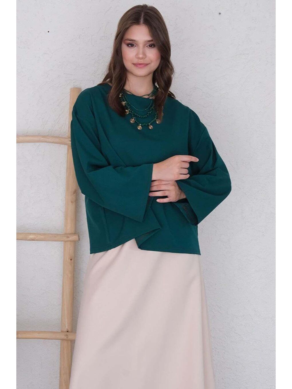 Zümrüt Yeşili Krep Bluz & Krem Krep Kloş Etek Takım-5