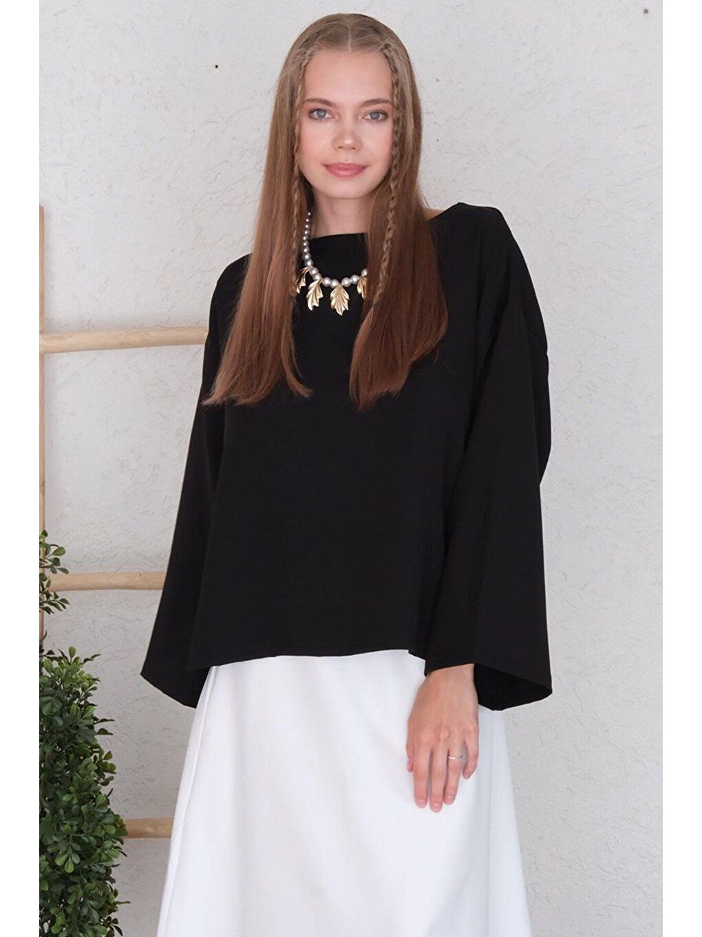 Siyah Krep Bluz & Beyaz Krep Kloş Etek Takım-5