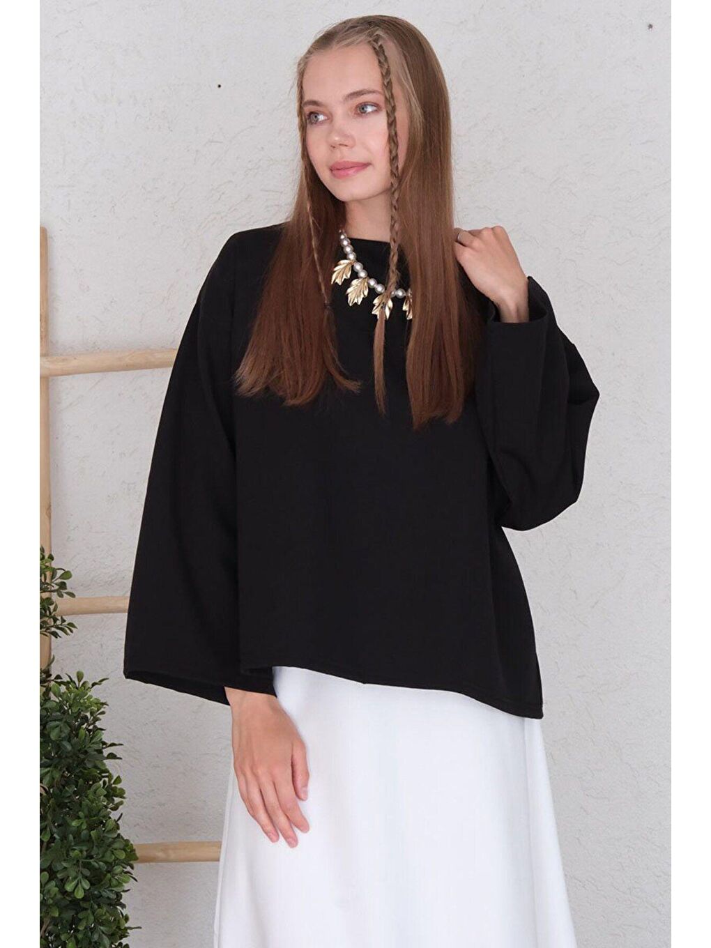 Siyah Krep Bluz & Beyaz Krep Kloş Etek Takım-6