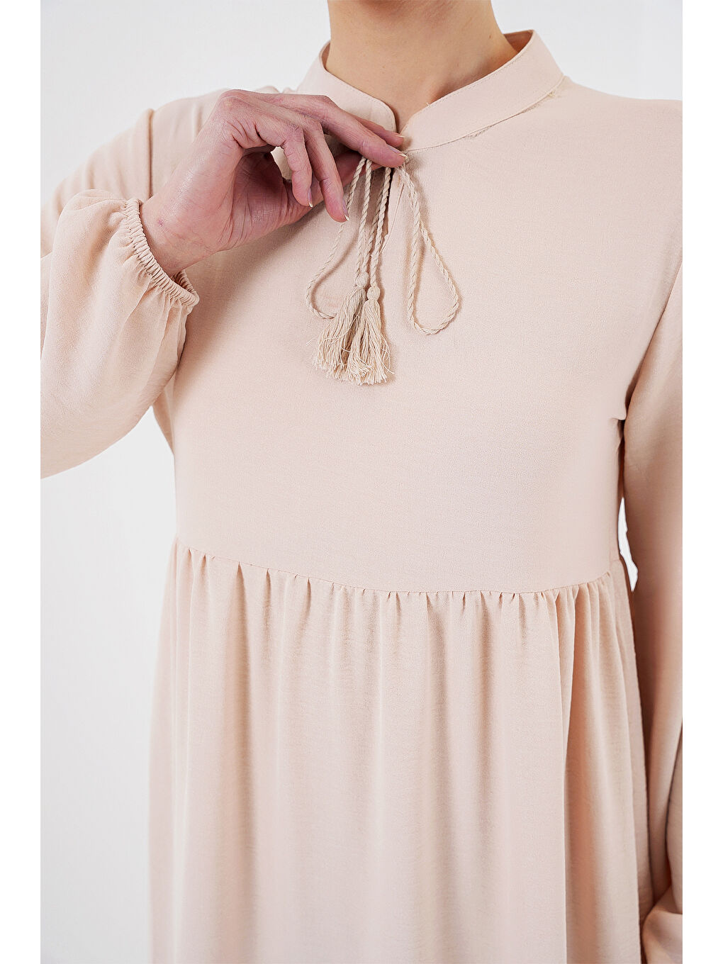 1627 Yaka Bağcıklı Tesettür Elbise - C. Bej-3