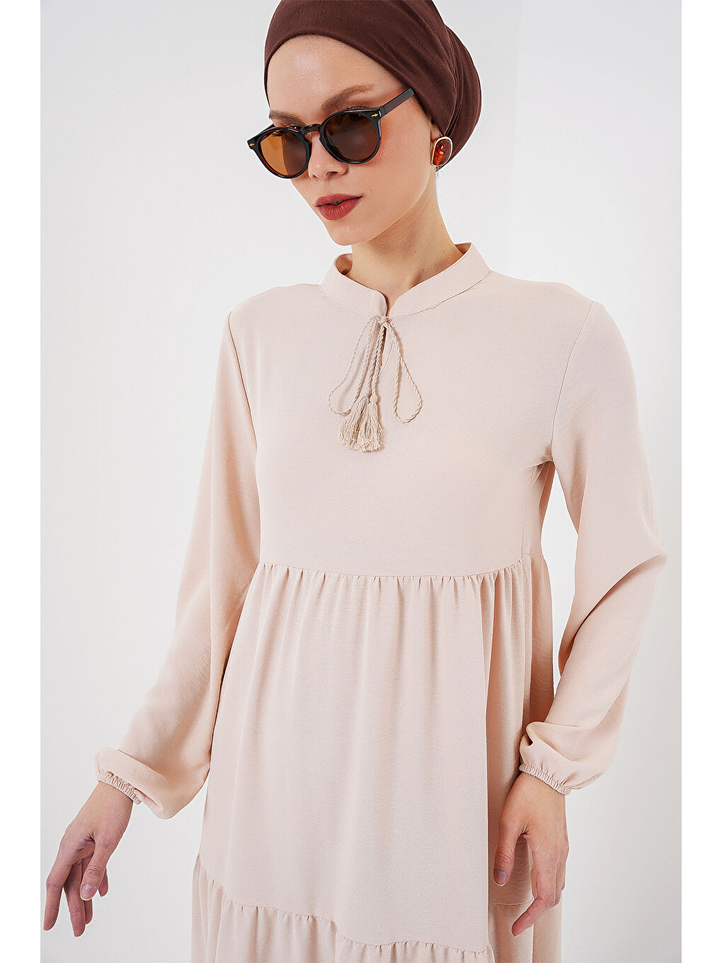 1627 Yaka Bağcıklı Tesettür Elbise - C. Bej-4