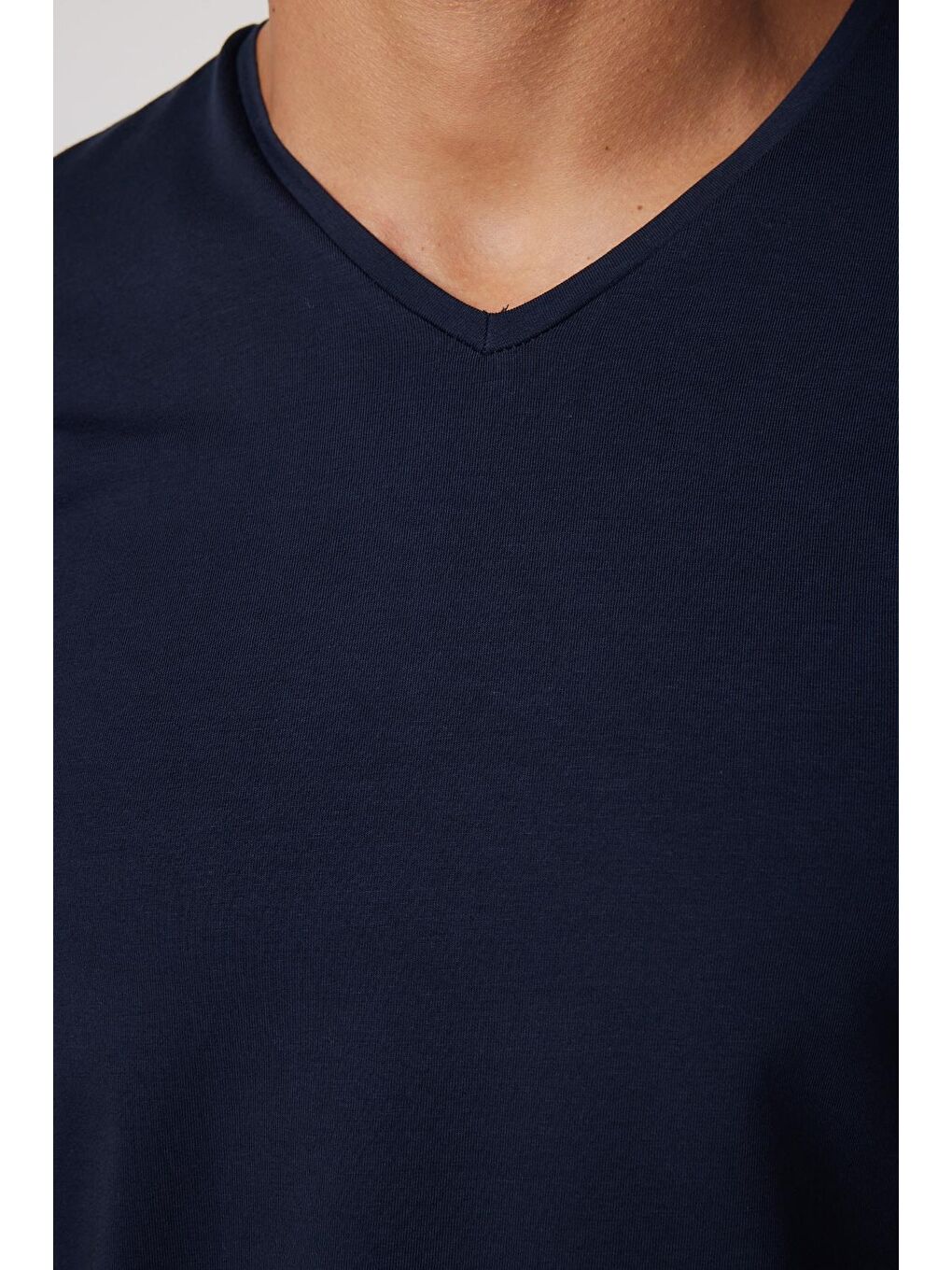 Lacivert Slim Fit V Yaka Düz Basıc Kısa Kol Tişört-3