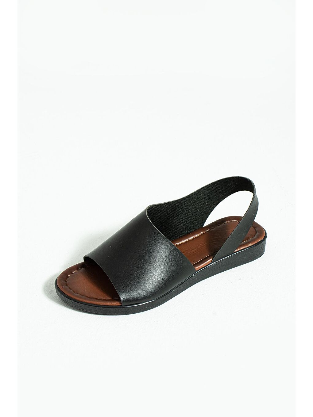 Siyah Kalın Bantlı Bilekte Tokalı Bodrum Kadın Sandalet 51-505-23-4