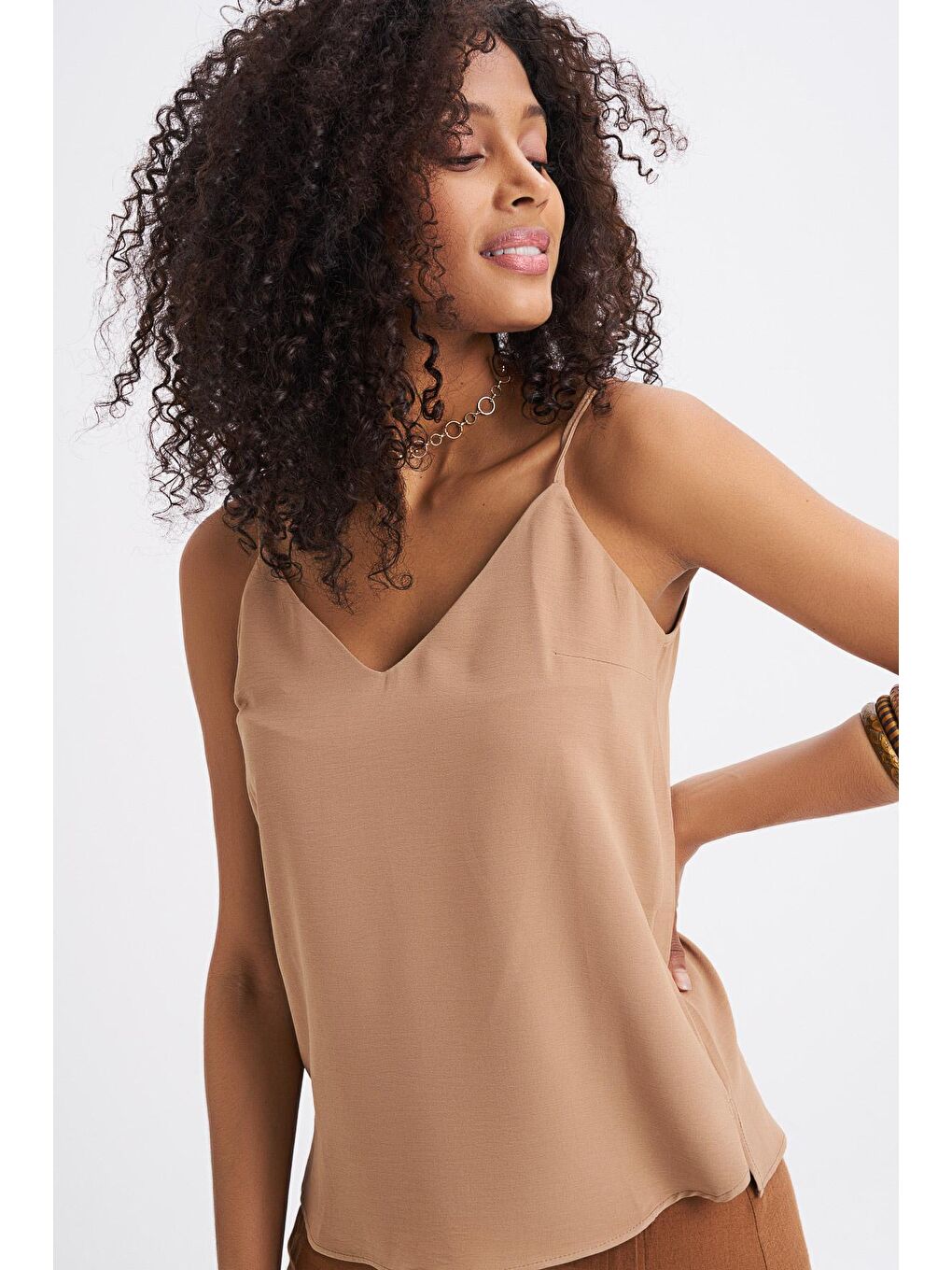 Sarı Askılı V Yaka Bluz Camel-2