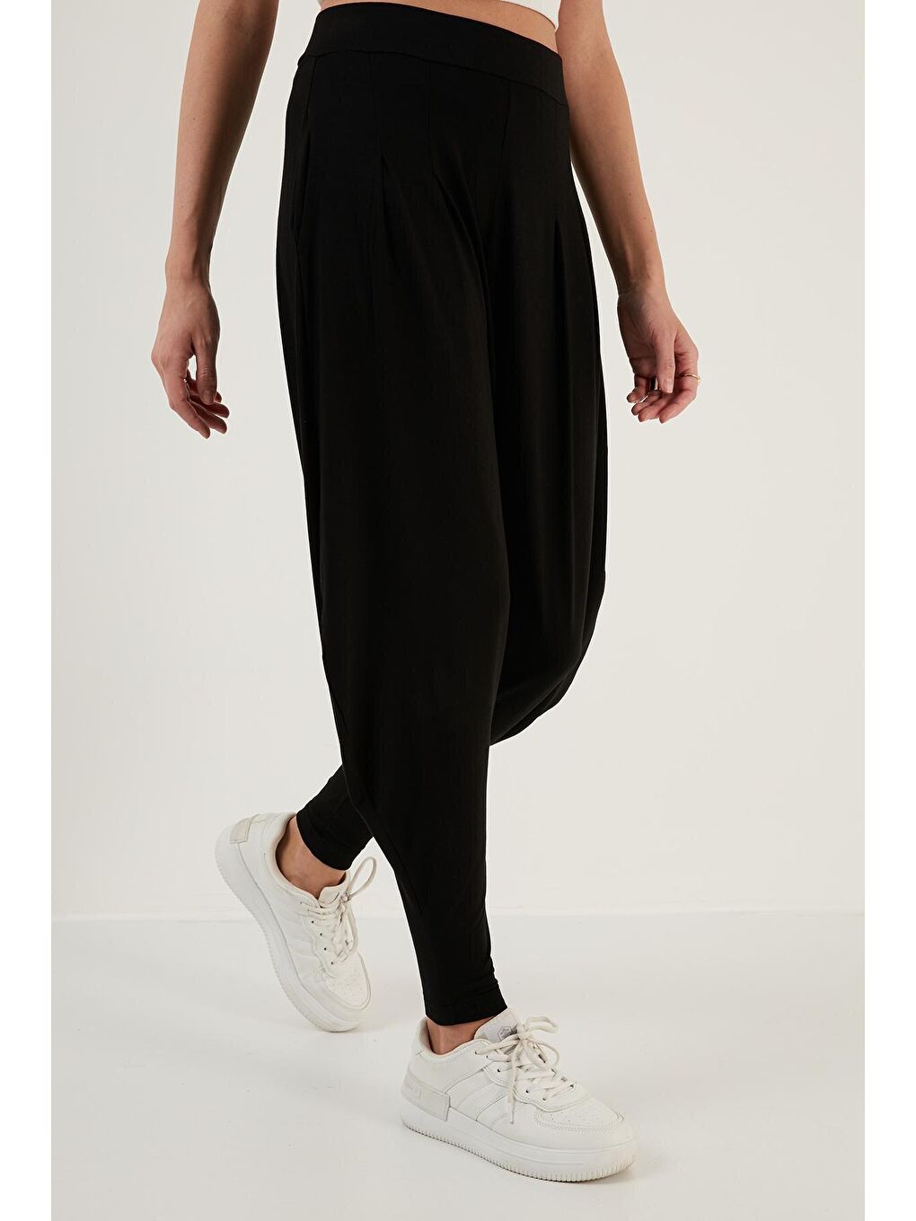 Siyah Yüksek Bel Rahat Kesim Cepli Şalvar Pantolon 5865027-3