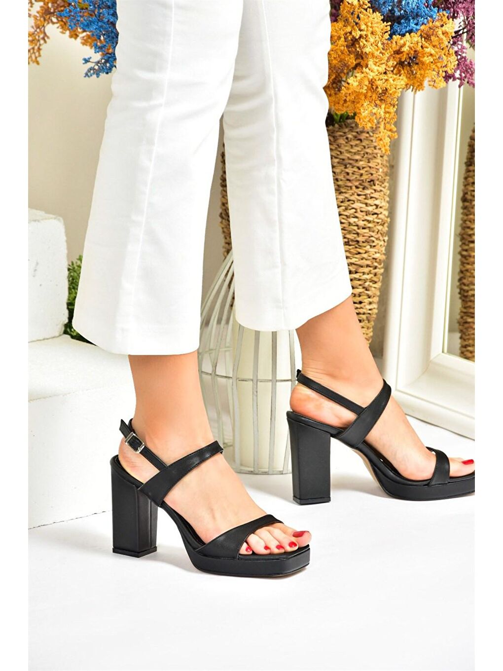 Siyah Kalın Platform Topuklu Kadın Ayakkabı M282062309-1