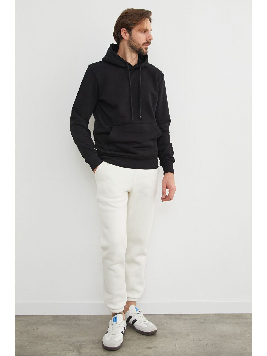 Siyah Basic Kanguru Cepli Kapüşonlu Erkek Hoodie-2