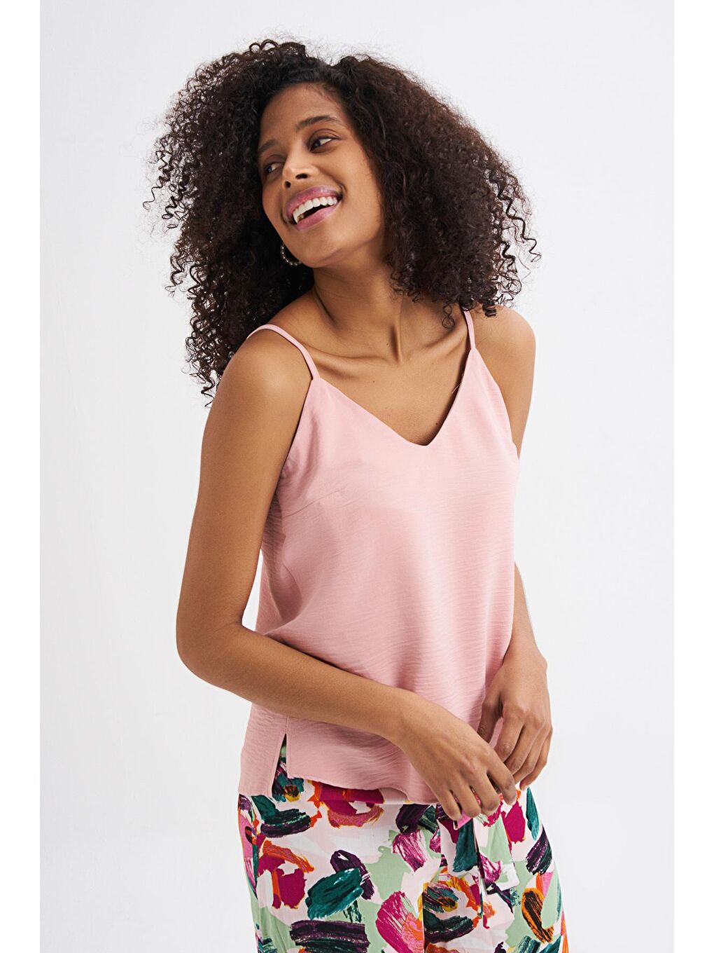 Pembe Askılı V Yaka Bluz Pudra-3