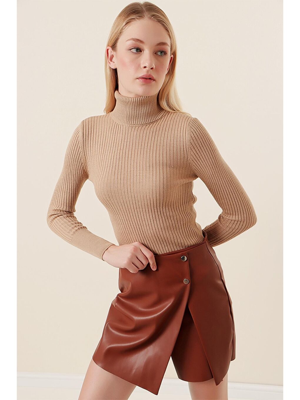 10311 Balıkçı Yaka Triko Kazak - Bej