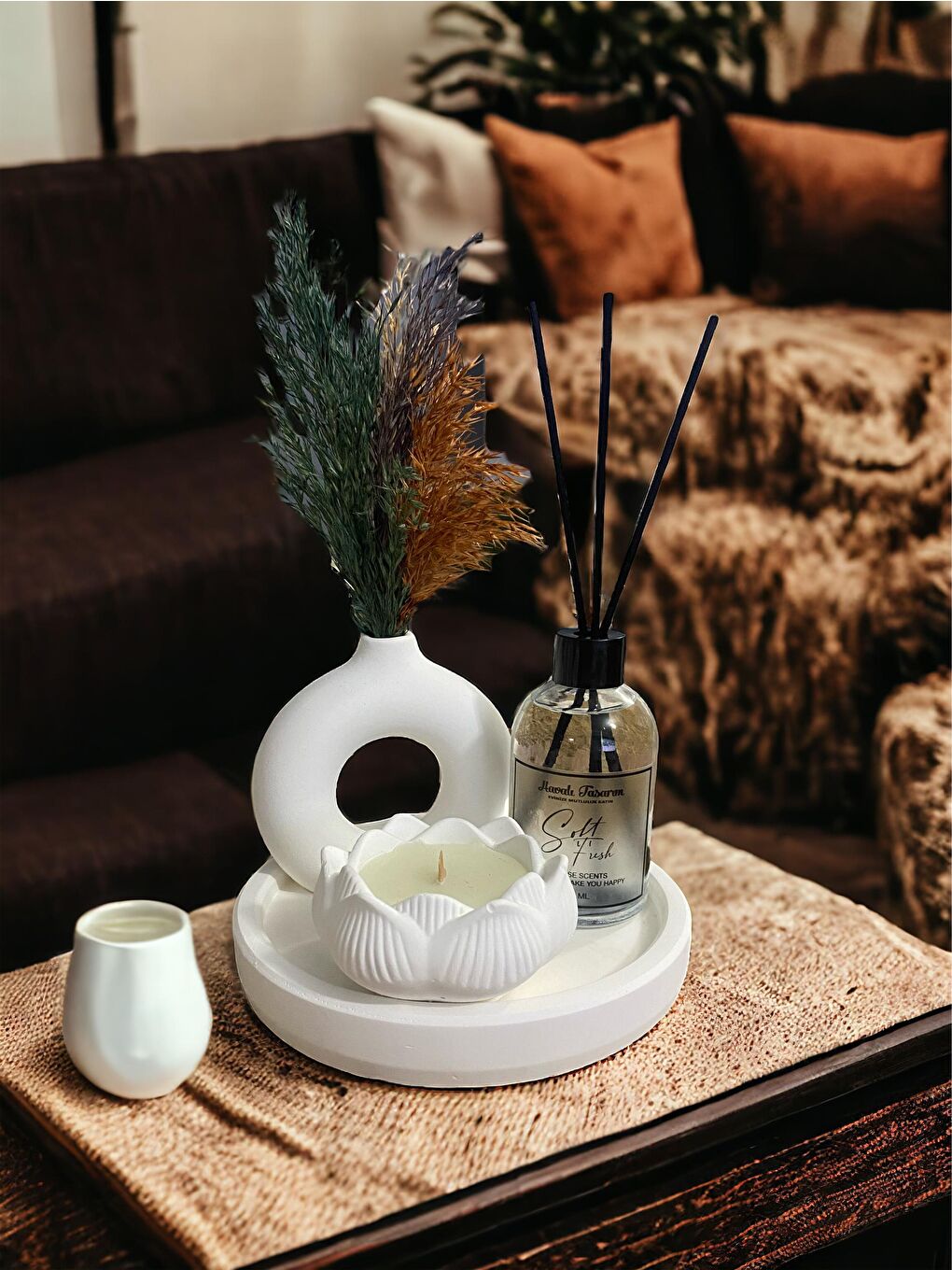 Beyaz Renk Özel Tasarım Oda Kokulu Ve Vazolu , Lotus Mum Standlı Aksesuar Seti