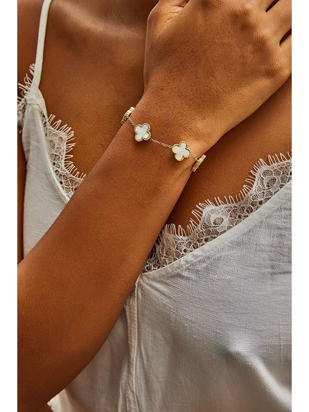 Beyaz Kadın Aksesuar Yonca Çelik Bileklik-1