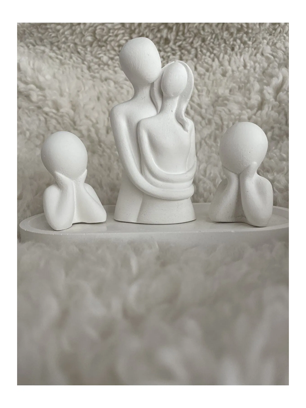 Beyaz Dekoratif 2 Çocuklu Aile Obje Biblo ve Stand Seti-1