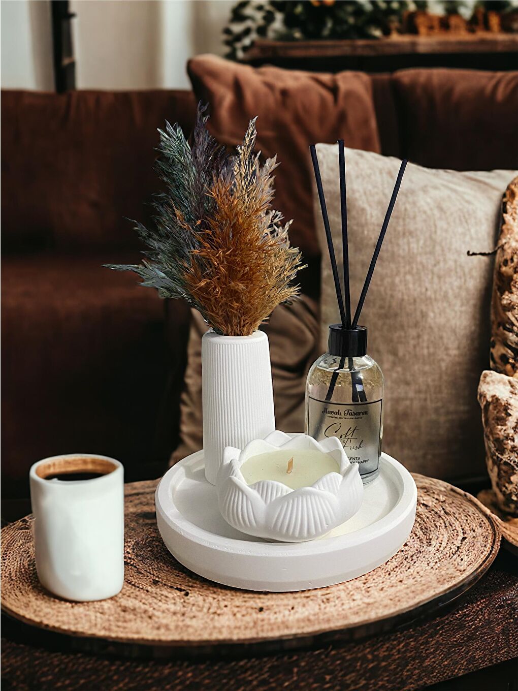Beyaz Renk Özel Tasarım Oda Kokulu Ve Vazolu , Mumluklu Standlı Aksesuar Seti
