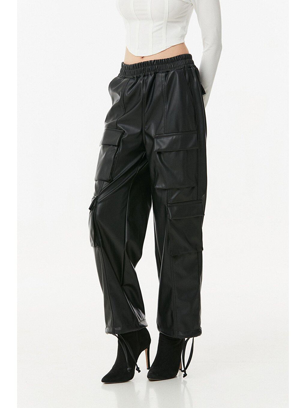 Siyah Suni Deri  Paçası Bağcıklı Palazzo Pantolon-1