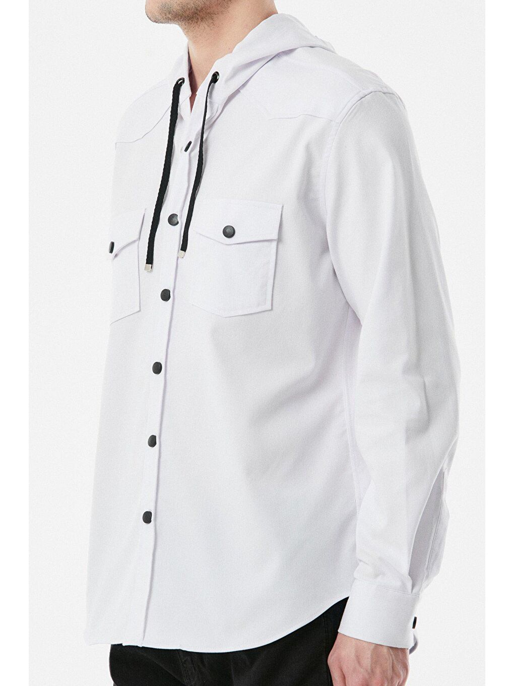 Beyaz Kapüşonlu Çift Cepli Gömlek-3