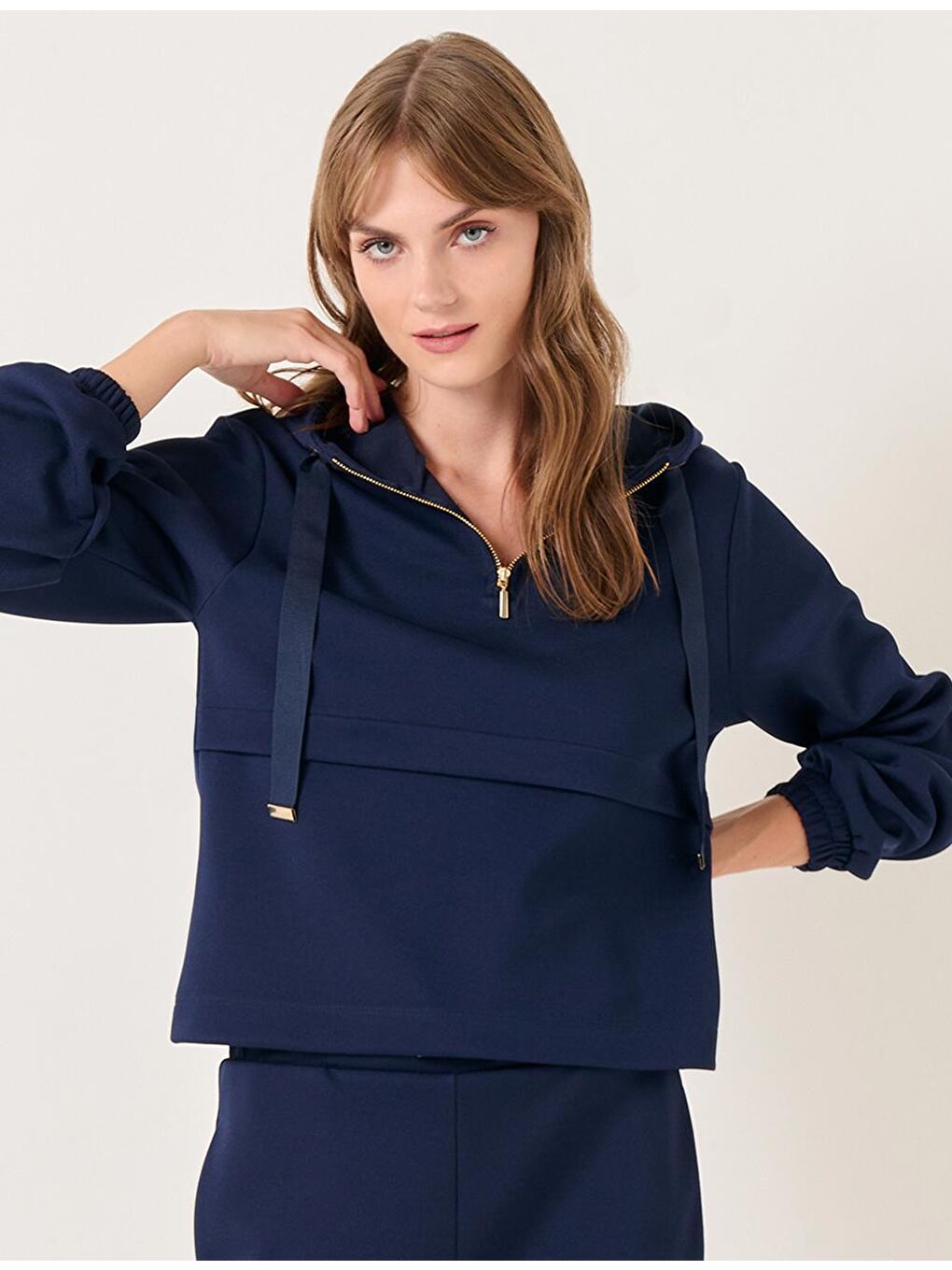 Lacivert Uzun Kollu Rahat Kapüşonlu Sweatshirt-1
