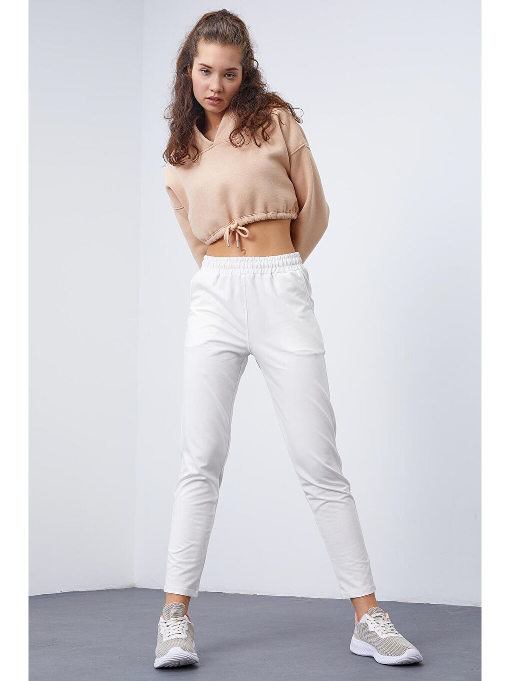Ekru Yüksek Bel Jogger Rahat Form Dar Paça Kadın Eşofman Alt - 94566-2