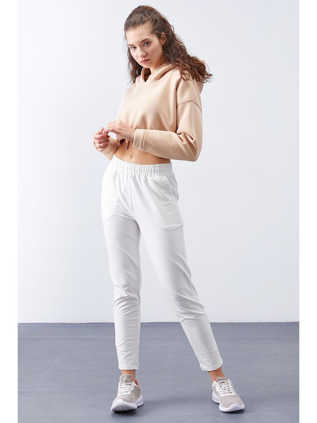 Ekru Yüksek Bel Jogger Rahat Form Dar Paça Kadın Eşofman Alt - 94566-4
