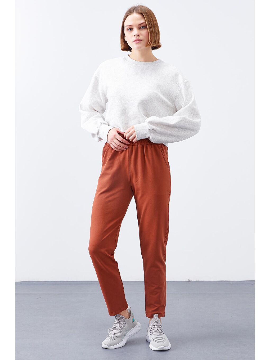 Kahverengi Tarçın Yüksek Bel Jogger Rahat Form Dar Paça Kadın Eşofman Alt - 94566-4