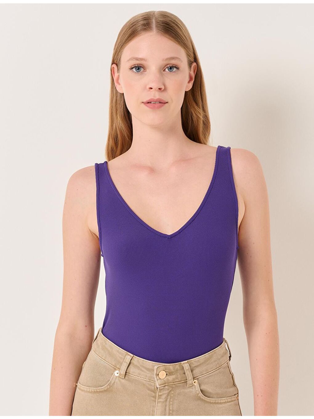 Mor Dar Kesim V Yaka Kolsuz Örme Atlet-3