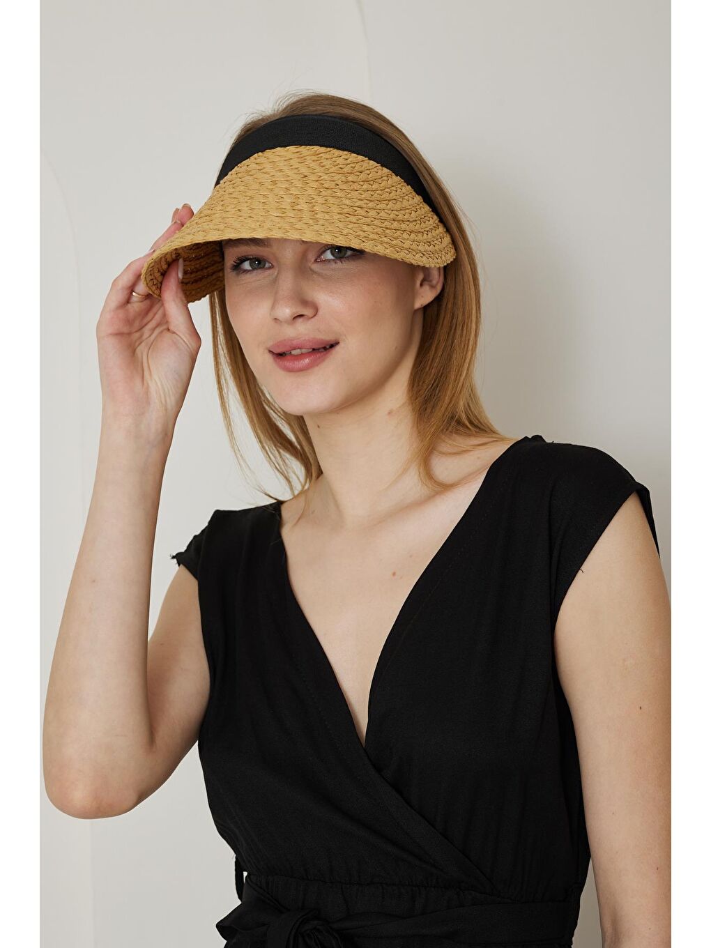 Kahverengi Kadın Hasır Vizör Taçlı Şapka Camel - Bloom-4