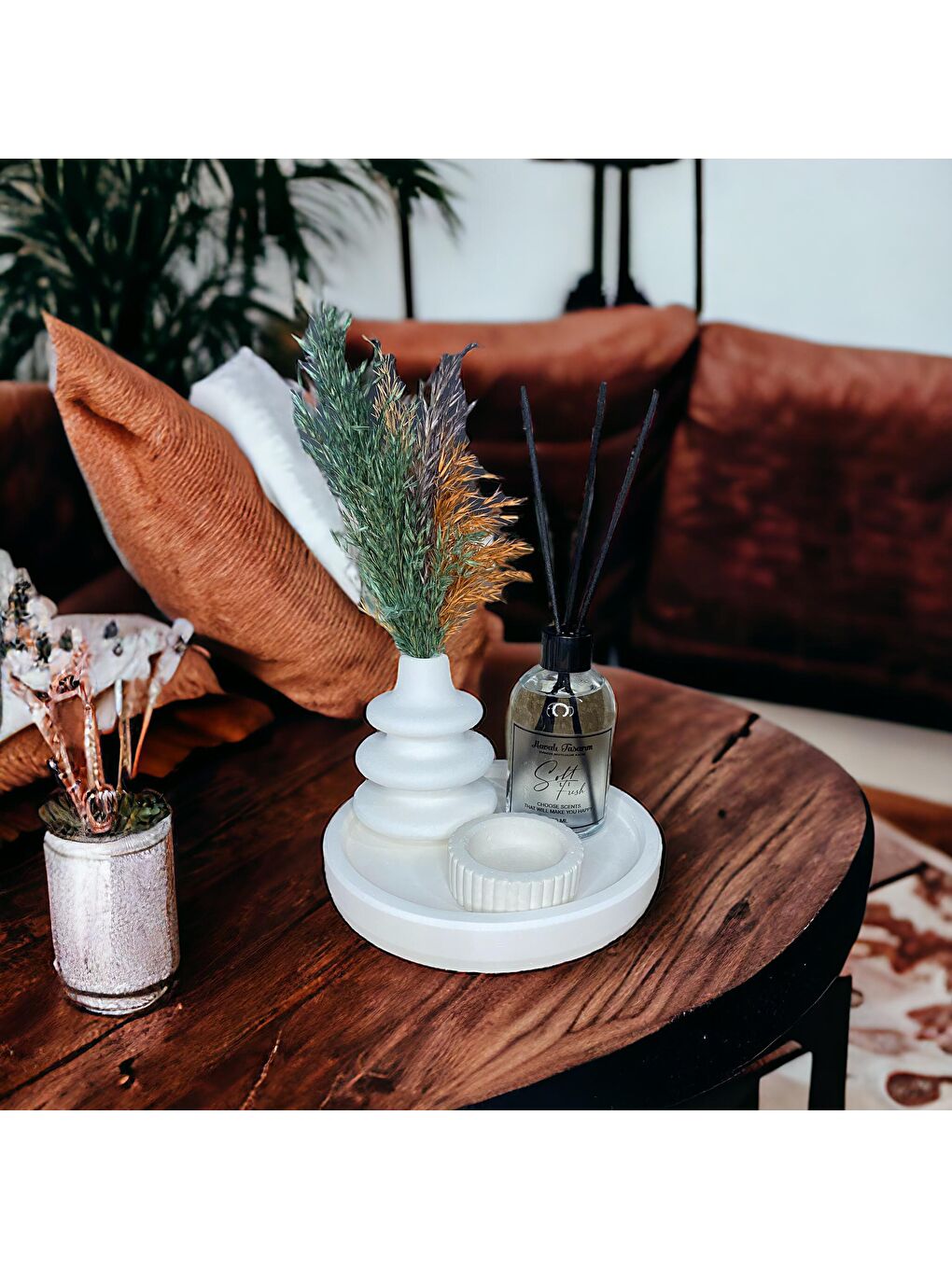 Beyaz Renk Özel Tasarım Oda Kokulu Ve Vazolu , Mumluklu Standlı Aksesuar Seti