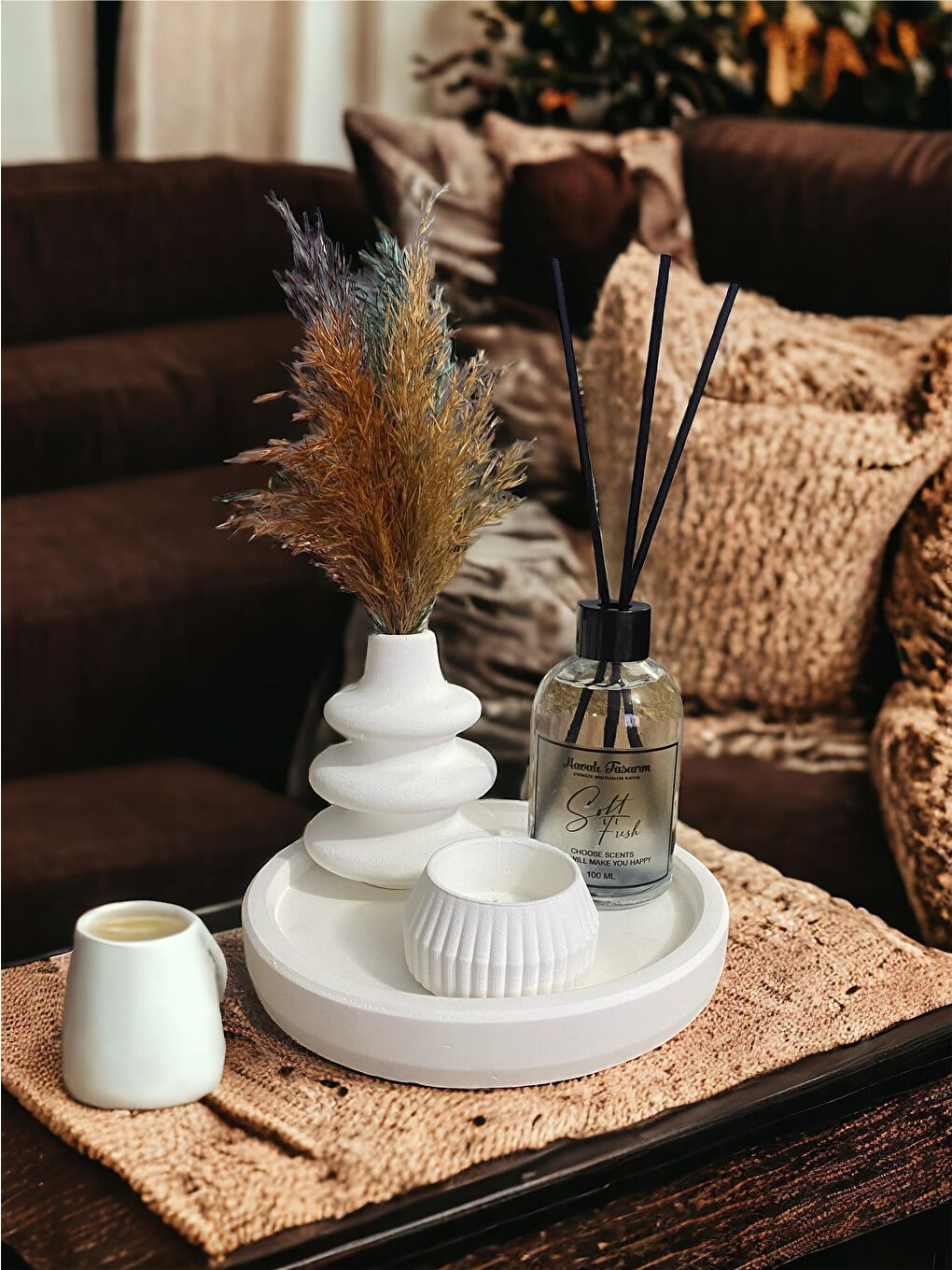 Beyaz Renk Özel Tasarım Oda Kokulu Ve Vazolu , Mumluklu Standlı Aksesuar Seti