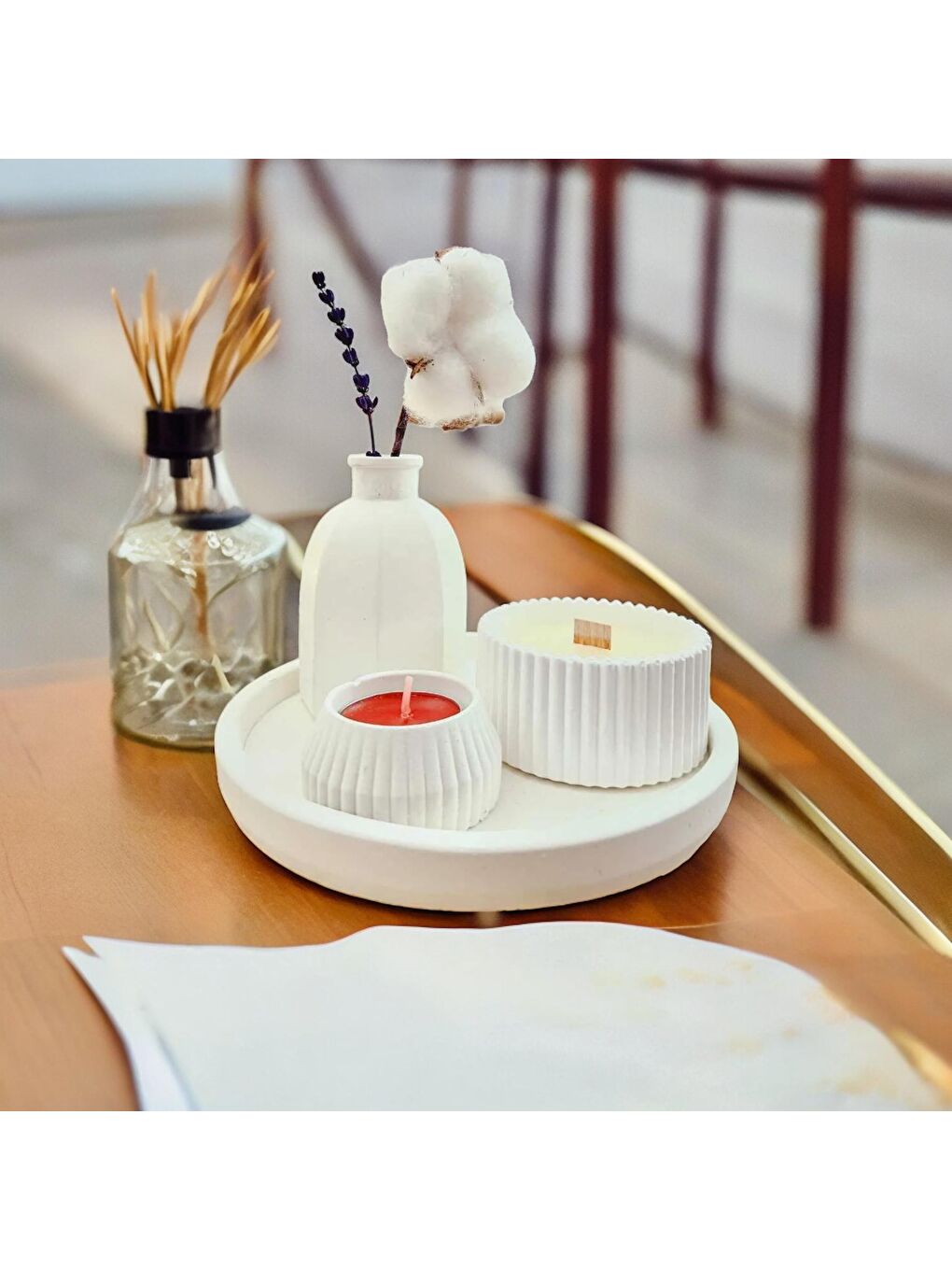 Beyaz Vazo Oval Tepsi Ve Mum Seti