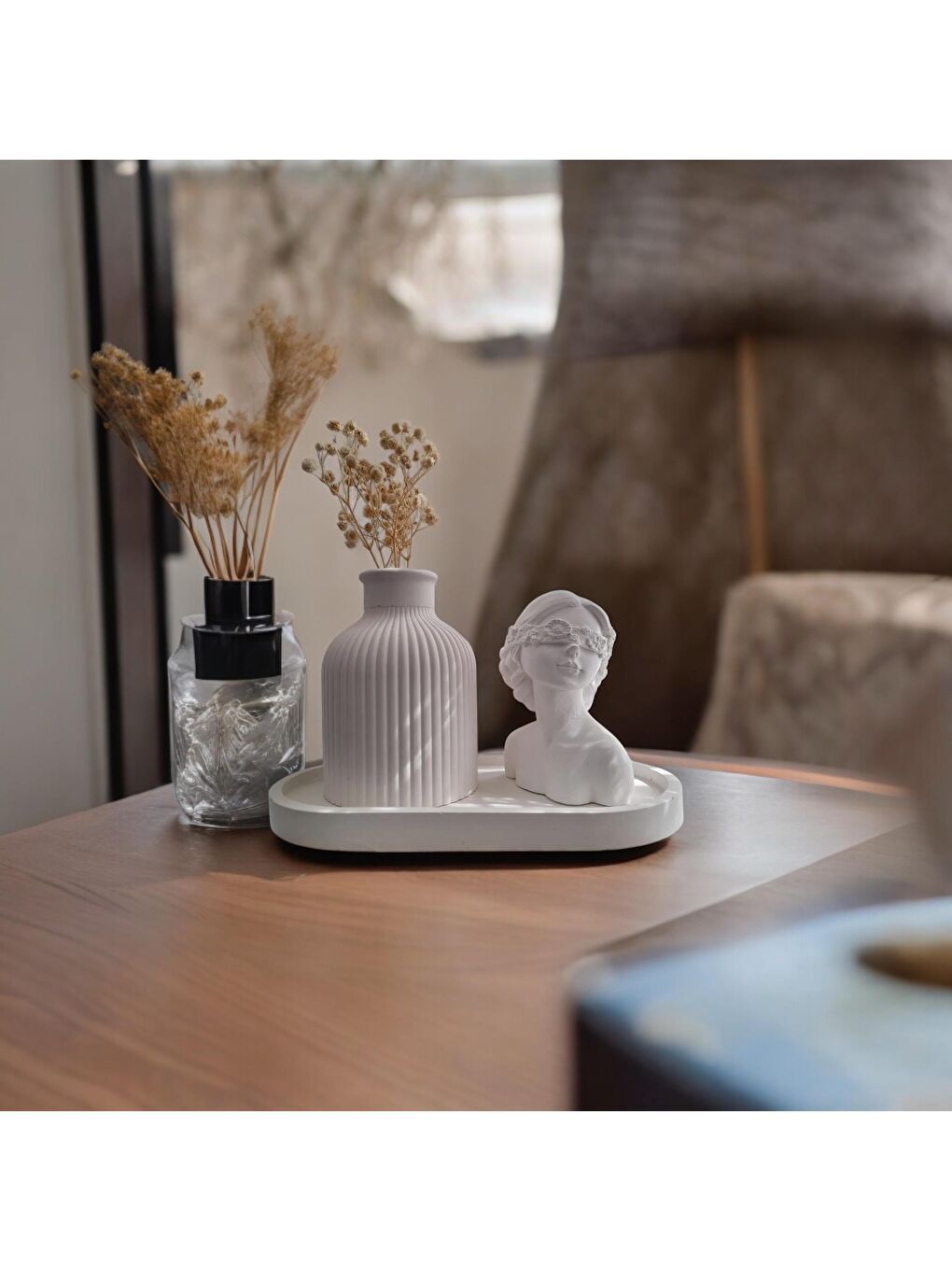 Beyaz Kadın Figürlü 3'lü Vazo Seti-3