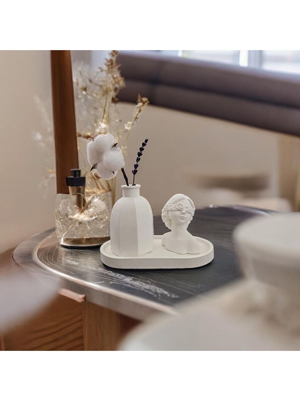 Beyaz Kadın Figürlü 3'lü Düz Vazo Seti-2