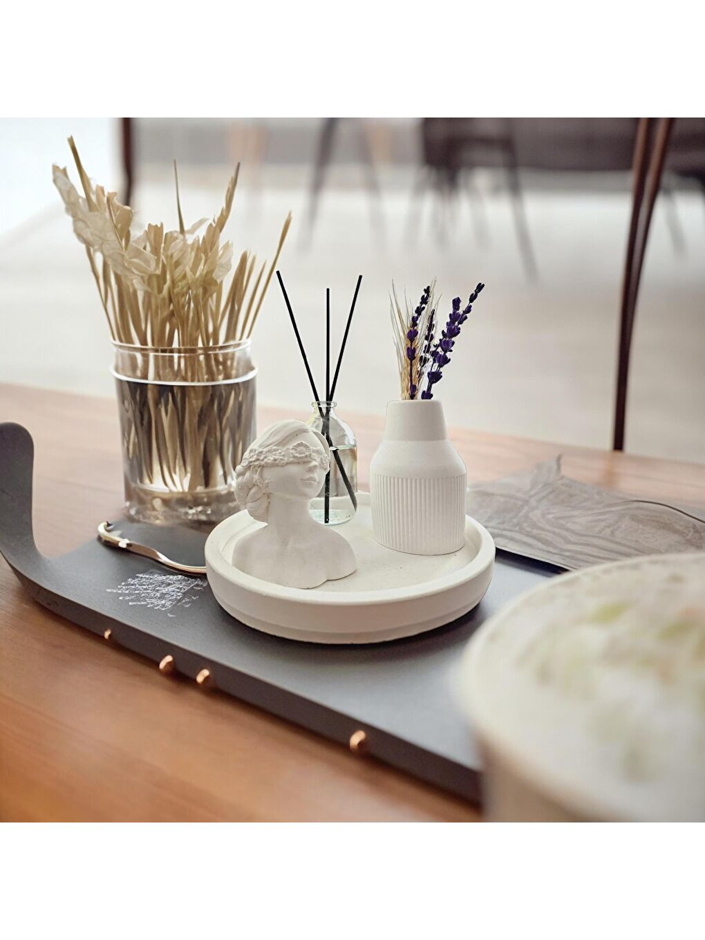 Beyaz Dekoratif Oval Kuru Çiçek Pampas Vazosu Fresh Soft Oda Kokusu Kadın Büst Standlı Set-3