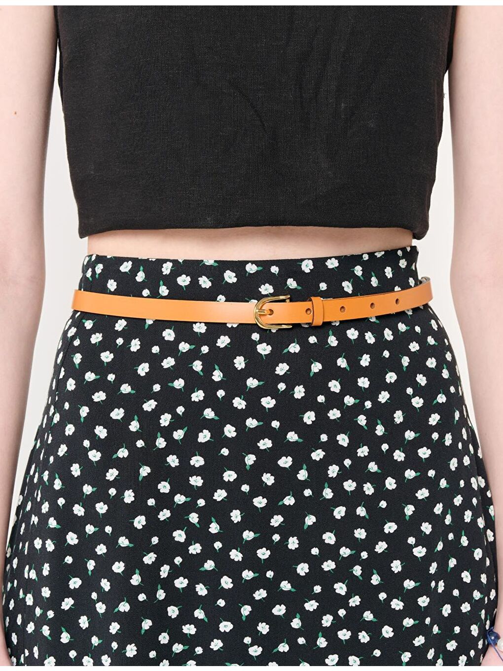 Turuncu Parlak Oval Tokalı İnce Deri Kemer-1