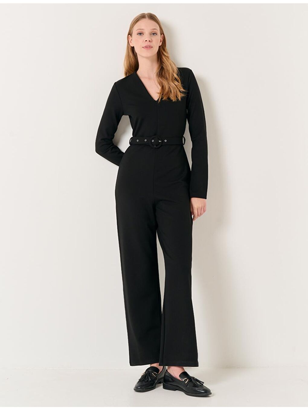 Siyah V Yaka Uzun Kollu Kemerli Tulum