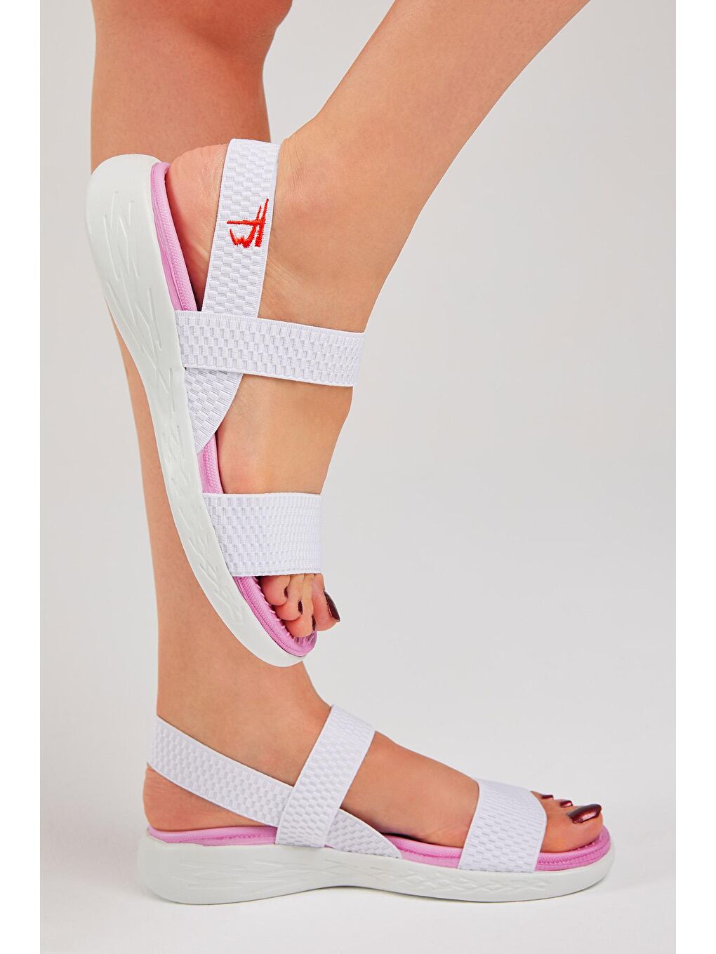 Kadın Beyaz Fuşya Lastikli Düz Rahat Kalıp Memory Taban Sandalet-3