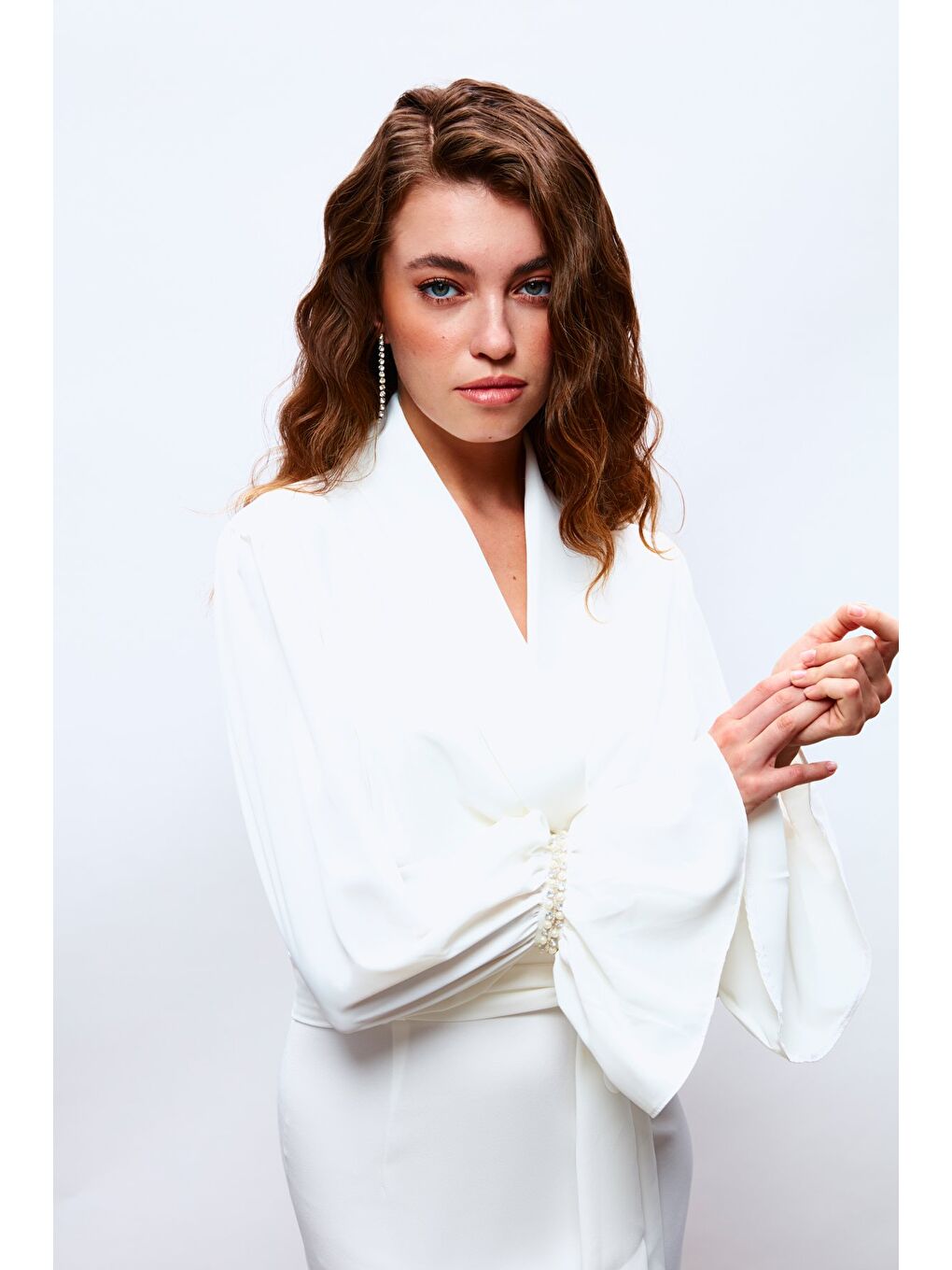 Kol Aksesuar Detaylı Bluz - Ekru-3