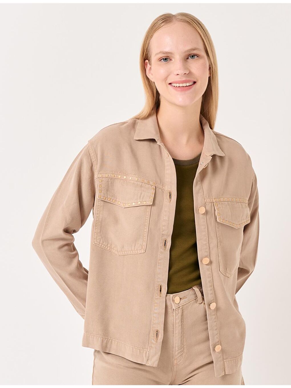 Bej Vizon Uzun Kollu Düğmeli Denim Ceket