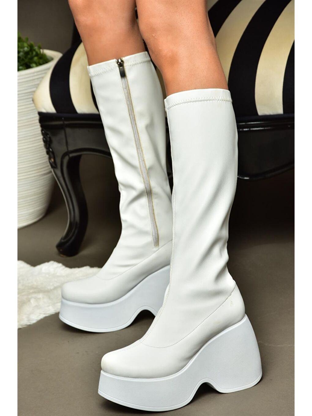 N9734444 Beyaz Kadın Çizme-1