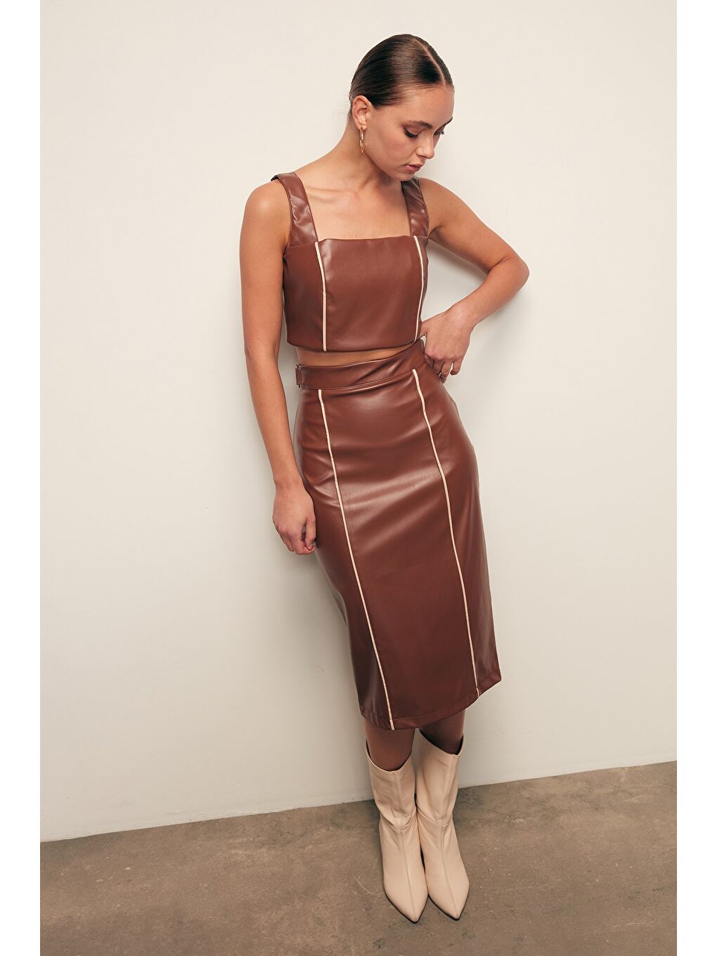 Kahverengi Kontrast Deri Crop Bluz - Kahve-2