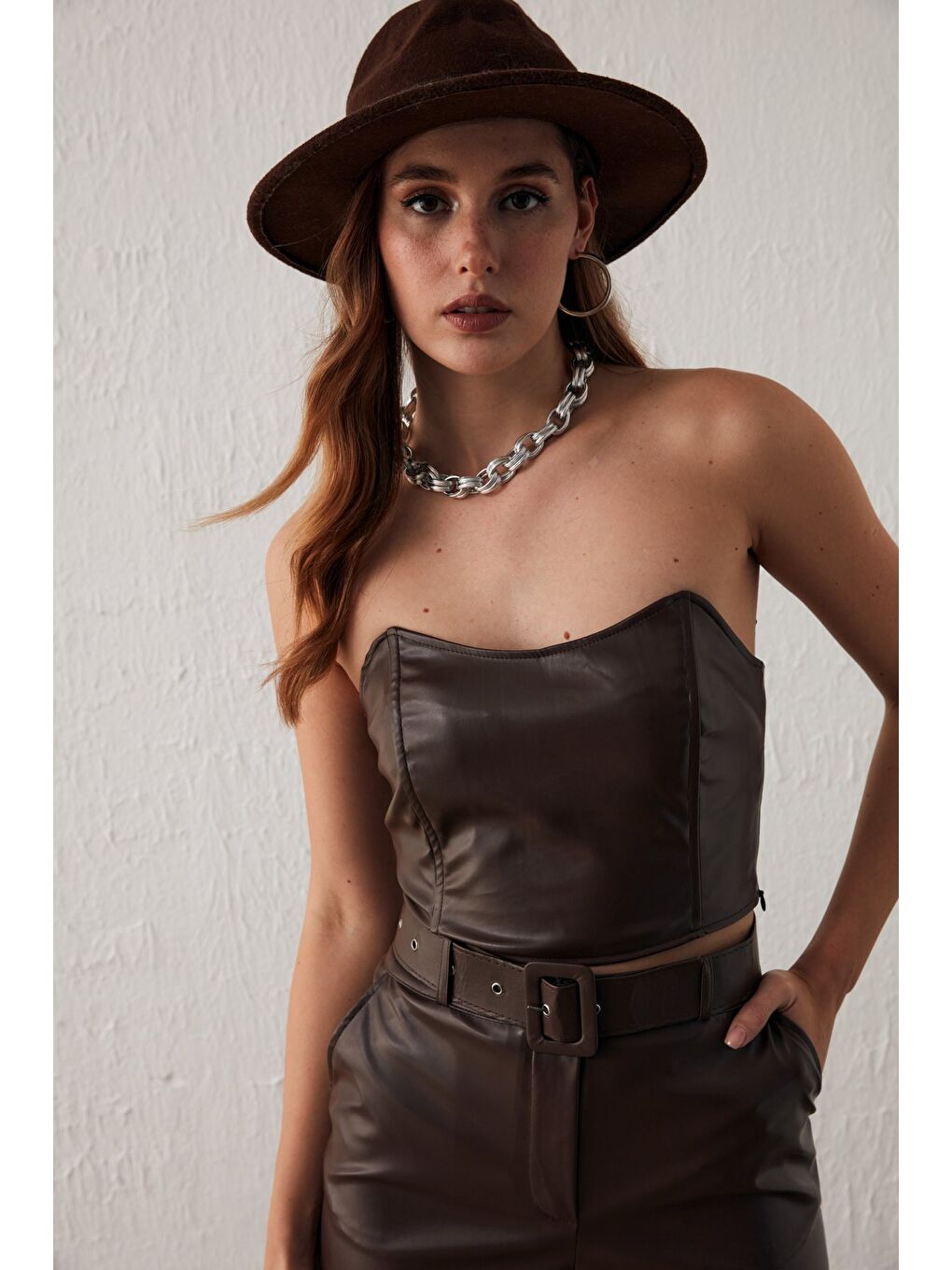 Kahverengi Deri Straplez Bluz - Koyu Kahve